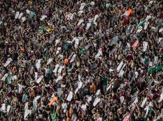 Fluminense recebe segunda multa da Conmebol por uso de sinalizadores