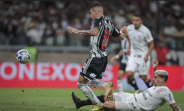 Atlético-MG vence fácil o Corinthians