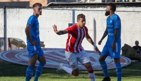 Hercílio Luz vence a 1ª na Série D