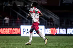 Série B: CRB ganha retorno de Hyuri aos treinos