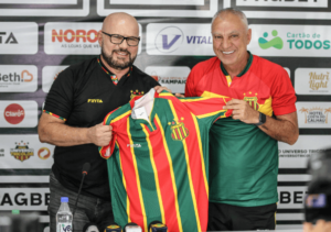 Série B: Presidente do Sampaio Corrêa apresenta Márcio Fernandes oficialmente