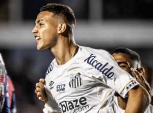 Conheça Deivid Washington, atacante do Santos que marcou seu 1º gol no profissional