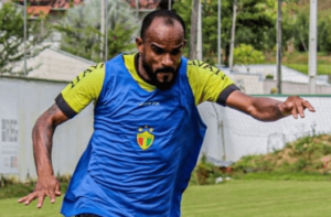 Atacante do Brusque fala sobre recuperação após vitória: 'Muito bom estar de volta'