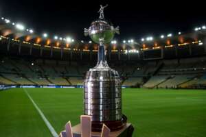 LIBERTADORES: Corinthians busca reabilitação e Fluminense defende 100%
