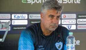 Série B: Londrina oficializa saída do técnico Alexandre Gallo