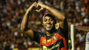 Catarinense: Joinville tenta a contratação do atacante Vagner Love
