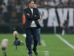 Luxemburgo poupa 9 titulares contra Universitário e molecada celebra chance no Corinthians