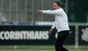 Luxemburgo estreia para reorganizar o Corinthians e buscar paz com a torcida