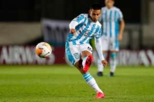 Corinthians entra na briga com Botafogo e Inter por meia-atacante uruguaio