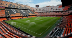 Espanhol: TAD derruba ação e Valência terá estádio parcial após atos racistas