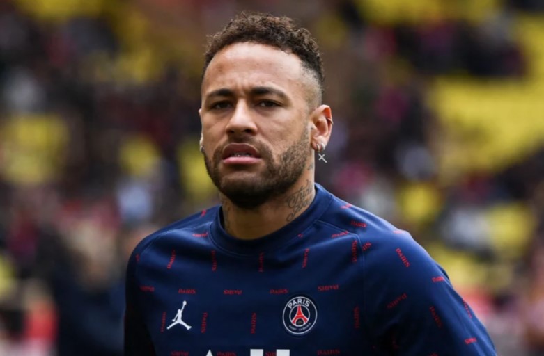 Guardiola ligou para Neymar para saber sobre sua condição no PSG, diz jornal francês