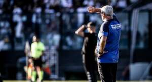 Odair vê Santos exemplar contra Vasco e torce por Deivid ser 'o novo raio' da Vila