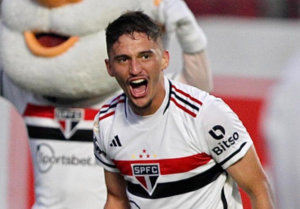 Pablo Maia é liberado pelo São Paulo após morte do pai e pode ser desfalque contra o Palmeiras