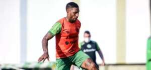 Gabriel Tota e Paulo Miranda fizeram vídeo chamada com apostador antes da partida do Juventude