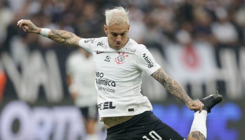 Róger Guedes fez dois na vitória do Corinthians