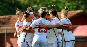 BRASILEIRO FEMININO: São Paulo e Santos vencem e seguem no G-8