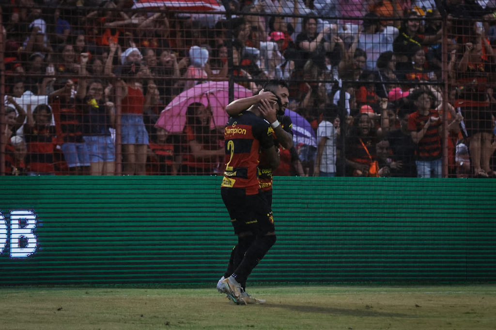 Sport faz a festa da sua torcida e goleia Botafogo-SP por 3 a 0 na Série B (Foto: Sport Recife / Divulgação)