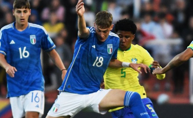 COPA DO MUNDO SUB-20: Brasil leva pressão da torcida argentina e perde para Itália na estreia