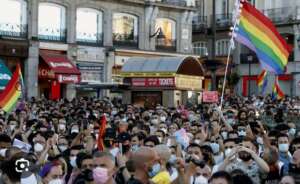 Francês: Toulouse se recusa a usar camisa contra homofobia e jogo atrasa por ameaça de bomba