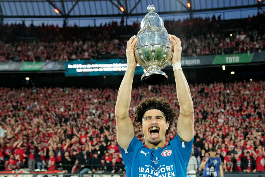 Brasileiro comemora 4º título pelo PSV, todos em cima do Ajax 2 André Ramalho PSV