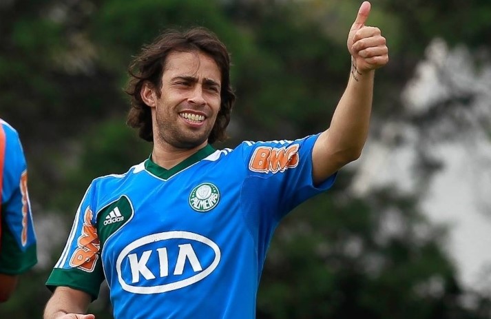 Valdívia, ídolo do Palmeiras, é internado no Chile após sofrer crise nervosa, diz jornal