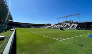 Dois clubes avaliam acionar Vasco na Fifa por atraso em pagamentos