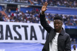 Justiça de Valência abre investigação sobre racismo no Mestalla e convoca Vini Jr. para depor