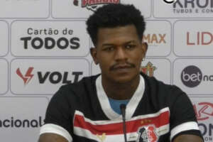 Série D: Volante do Santa Cruz-PE fala sobre início e adianta duelo contra o Sousa-PB