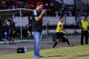 Série D: Técnico do Santa Cruz elogia o time após empate com o Pacajus no Arruda