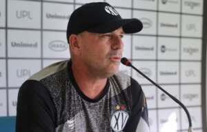 Série D: Treinador do XV de Piracicaba, Cléber Gaúcho, comenta dificuldades com baixas no sistema ofensivo da equipe