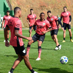 Penãrol-URU x América-MG - Coelho pega lanterna sonhando com vaga nos playoffs