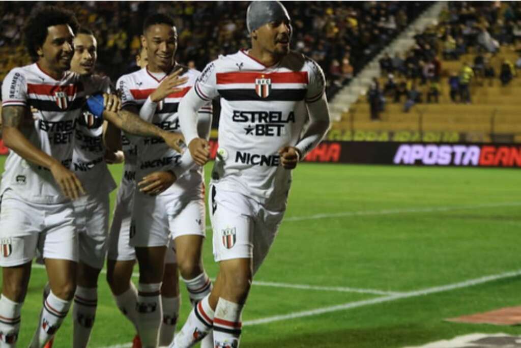 Série B: volante do Botafogo-SP é aclamado por internautas: gol tem que concorrer ao Puskas
