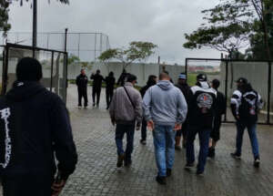 Gaviões da Fiel vai ao CT e cobra dos principais jogadores melhor desempenho do Corinthians