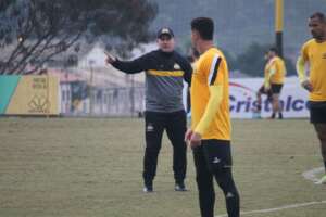Série B: Goleiro Gustavo segue sem participar de treinos e é dúvida do Criciúma para clássico