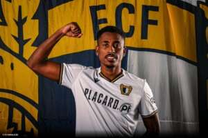 Série B: Avaí segue atrás de reforços e negocia retorno de atacante Denílson