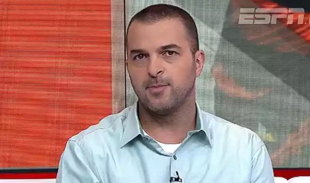 Comentarista da ESPN solta palavrão no fim de transmissão do Santos na Sul-Americana