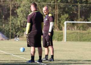 Série C: Técnico do São Bernardo crítica postura do Figueirense na partida: 'Time defensivo e covarde'