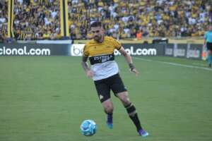 Série B: Com dores na coxa, Felipe Vizeu não participa de treino na reapresentação do Criciúma