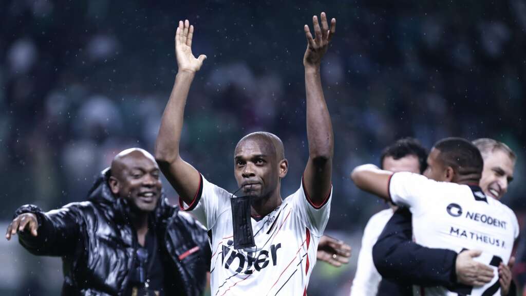 Athletico-PR libera Fernandinho para assistir final da Liga dos Campeões na Turquia