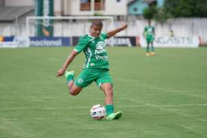 Série B: Lateral destaca importância de pausa para Chapecoense e projeta confronto com Criciúma