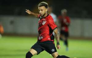 Série B: Chapecoense negocia chegada de atacante Jajá na abertura da janela de transferências