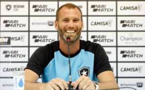 Joel Carli se aposenta. Veja o que ele falou do Botafogo!