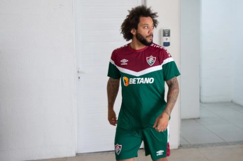 Marcelo fica fora de lista de relacionados do Fluminense para o clássico