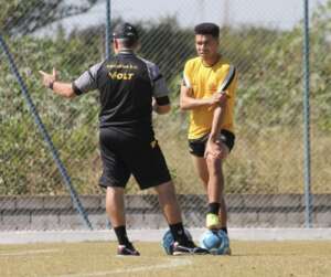 Marquinhos Gabriel é liberado para treinar e irá reforçar Criciúma no retorno da Série B