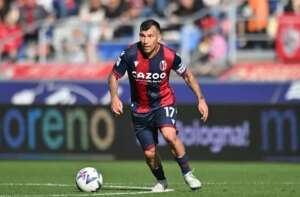 Vasco encaminha acerto com chileno Medel