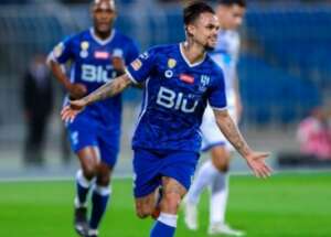 Corinthians se acerta com Michael e depende de árabes para concluir negócio