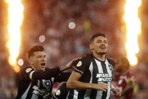 Botafogo 2 x 0 Fortaleza - Tiquinho Soares faz 2 e Fogão segue mais líder do que nunca!