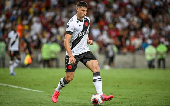 Zagueiro Capasso tem lesão confirmada e desfalca o Vasco nos próximos jogos