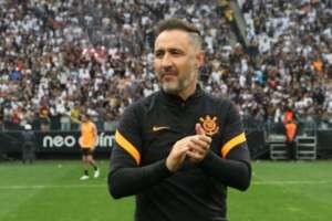 Vítor Pereira diz que 'dificuldade financeira' do Corinthians também contribuiu para saída