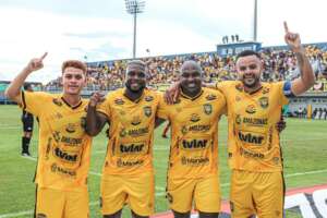 Amazonas-AM 2 x 0 Manaus-AM - Bote da onça